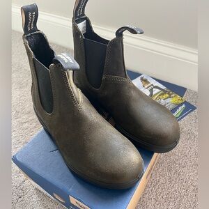 Blundstone 1615 Boots, NIB, 7.5